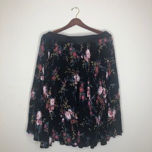 TORRID Floral Skirt, knee length, elastic waist